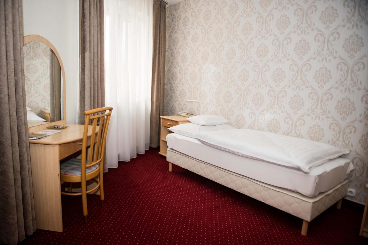 Hozam Wellness Es Apartman Szolnok Buitenkant foto