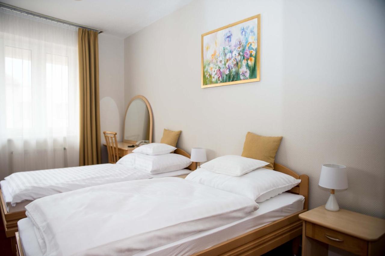 Hozam Wellness Es Apartman Szolnok Buitenkant foto